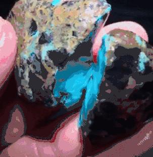 绿松石颜色最深会变多深,绿松石色的最佳搭配颜色