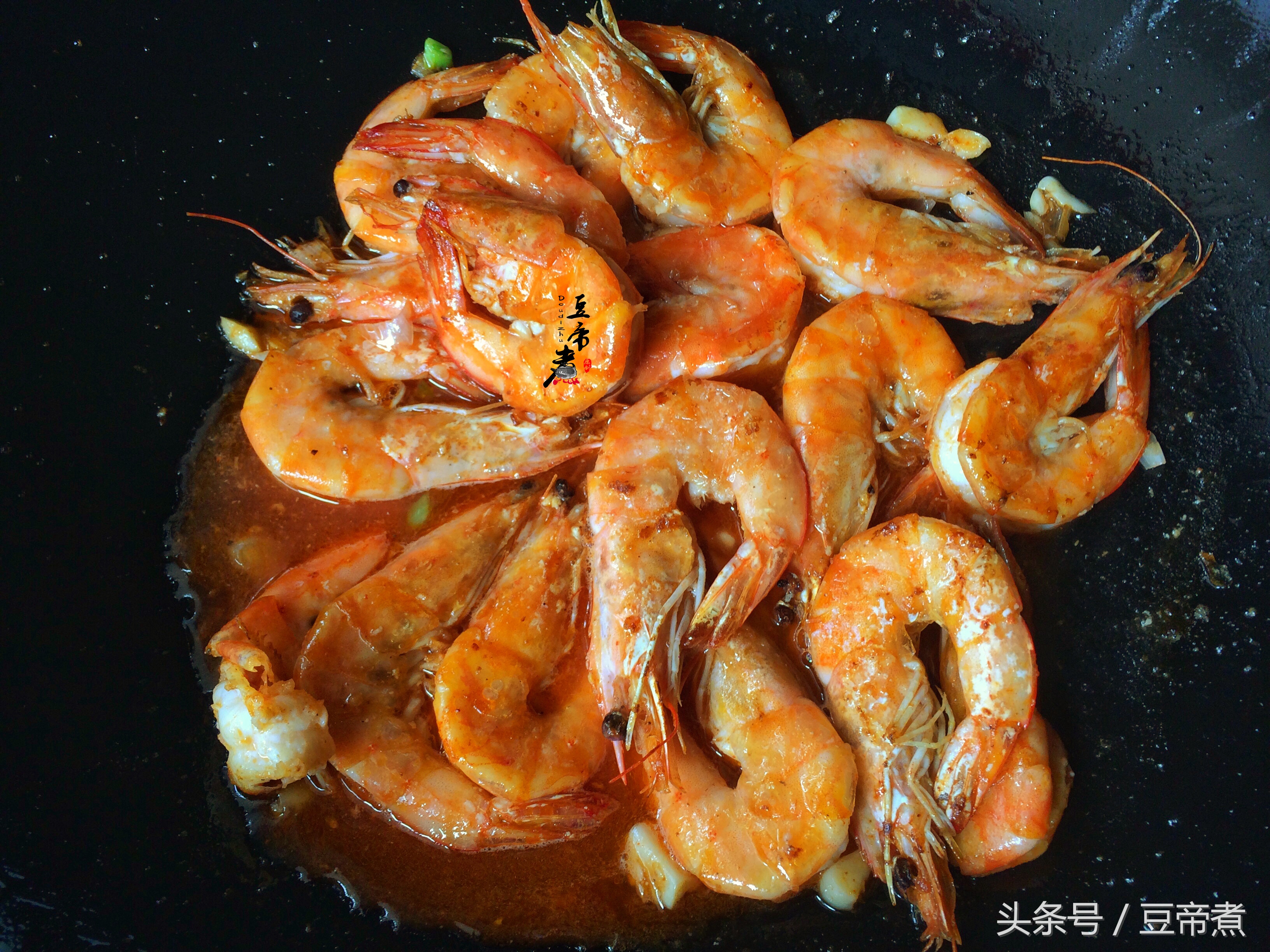 虾的10种最佳吃法水煮不用啤酒,虾煮几分钟会更嫩更好吃