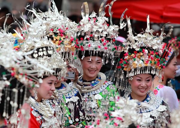 幼儿园大班手工少数民族头饰,各个少数民族头饰介绍