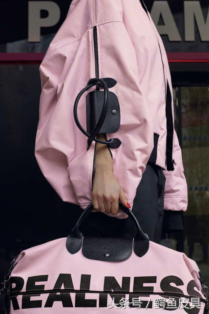 秋冬手袋流行元素,热门手袋款式