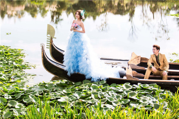 云南蜜月旅拍婚纱照,推荐云南拍婚纱照圣地