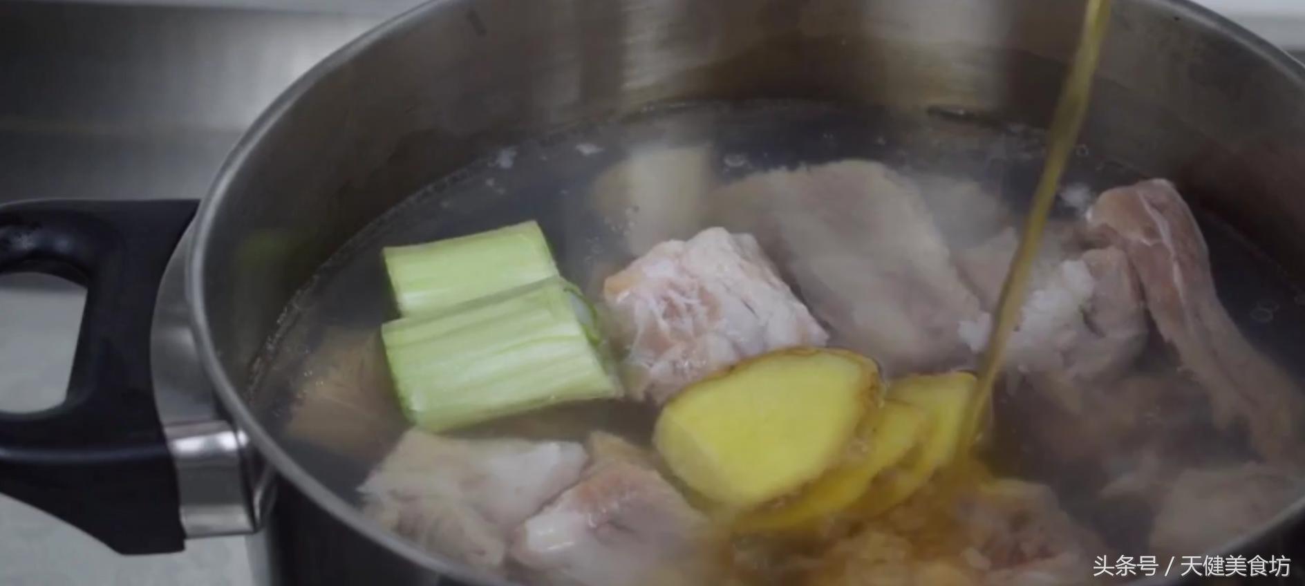 怎样做排骨焖饭不柴软烂好吃,爱吃排骨的一定要收藏不用一滴油