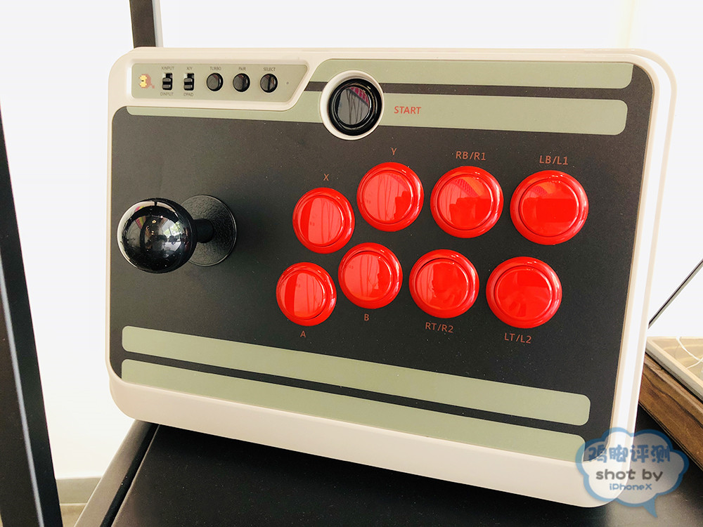 卖情怀抵不上填空白八位堂N30蓝牙街机摇杆评测