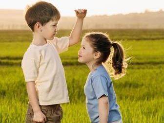 孩子检查正常就是比同龄人矮很多,小孩比同龄人矮需要去医院检查啥