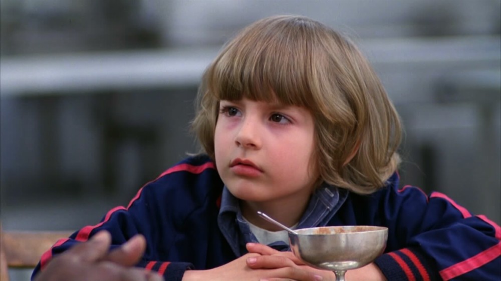 闪灵疑点,闪灵这个电影到底讲了什么