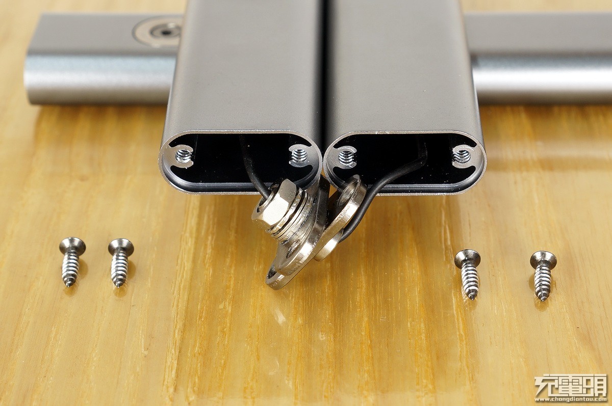 摩米士无线充电台灯,摩米士momax10000