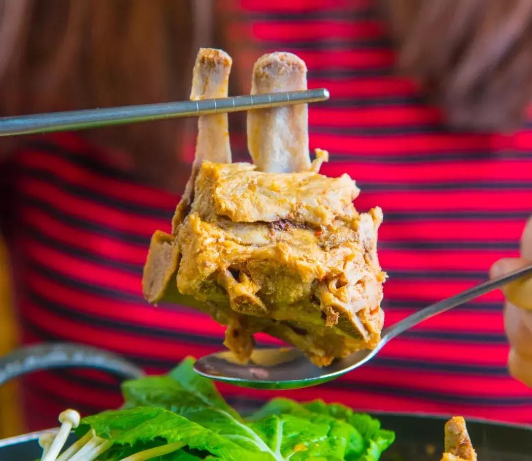 开业6年依旧爆满,老字号鸡汤店