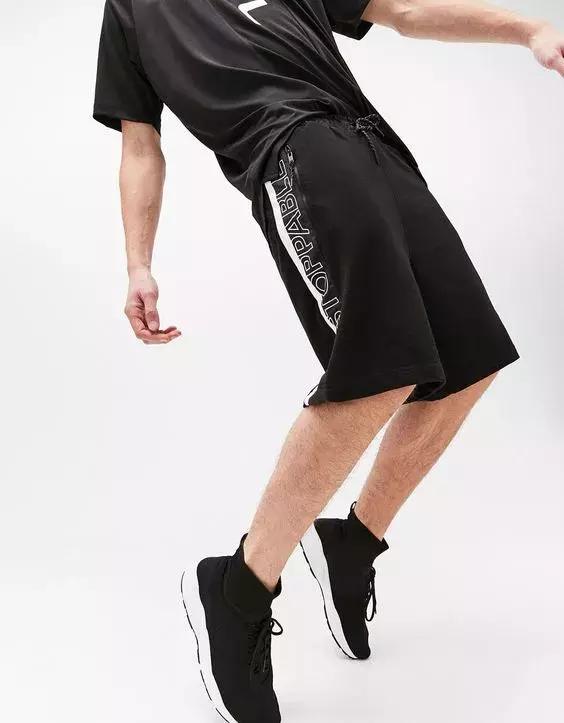 下雨天宽松短裤怎么穿好,短衣短裤适合什么天气穿