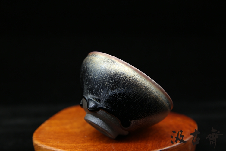 建盏为啥这么亮,建盏的七彩太迷人