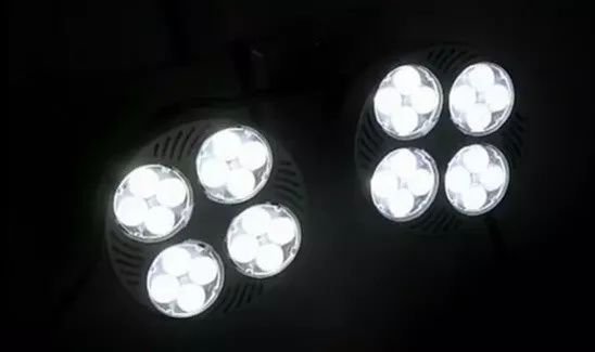 公司女厕所突然装了两盏LED灯还多了个神秘木盒