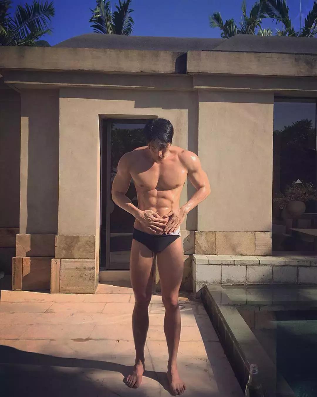 健身｜「童颜巨乳天菜」大叔的冻龄秘诀，少不了健身锻炼