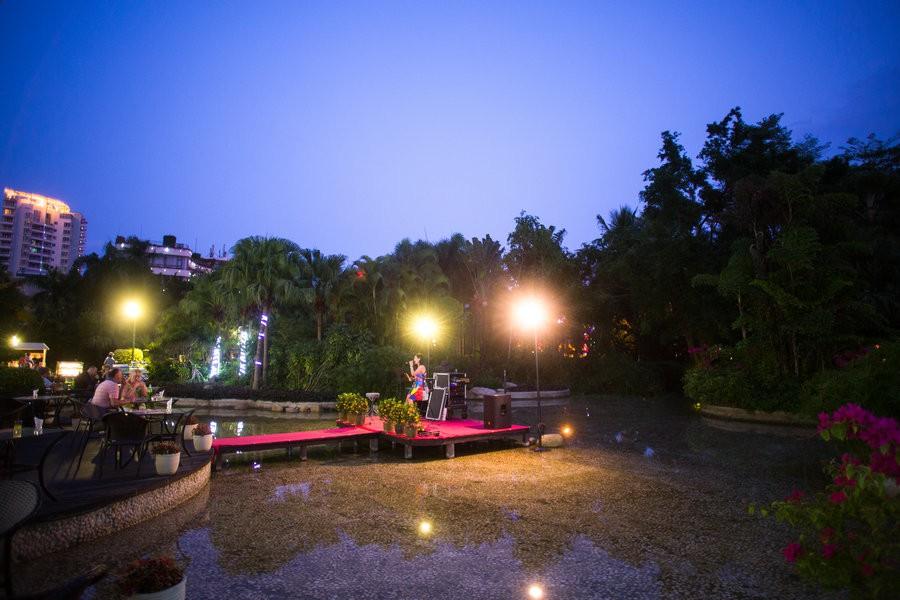 三亚哪家酒店的海滩烧烤好,三亚酒店推荐蜜月旅行