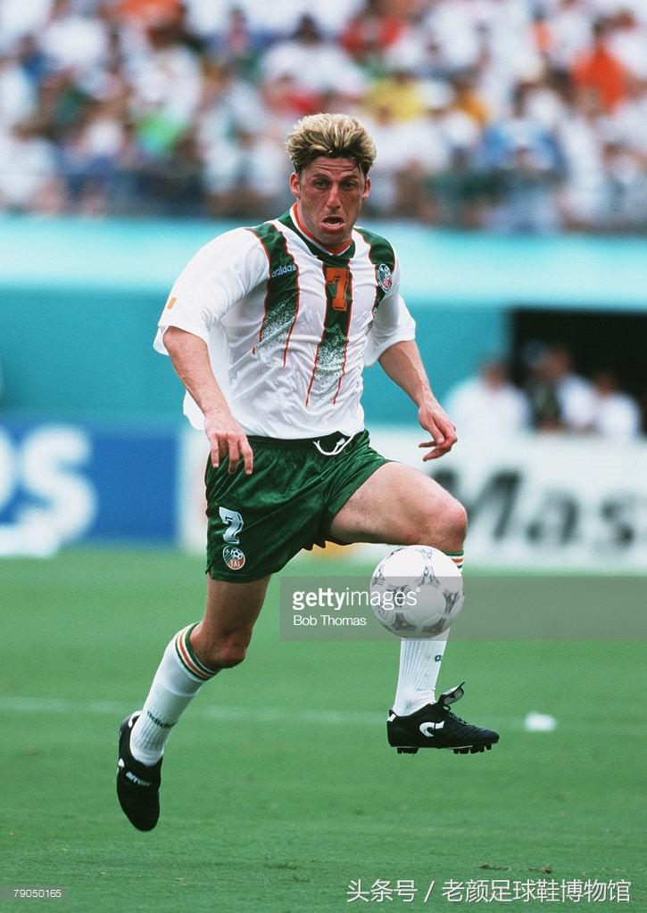 1970年世界杯足球鞋,2006世界杯猎鹰足球鞋