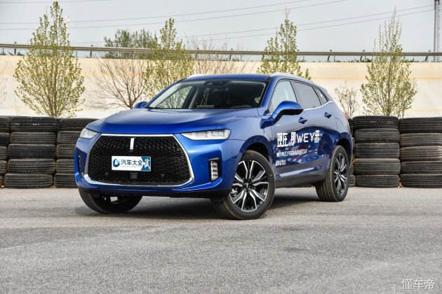 丰田终于火了三厢版登场,丰田phev插电式混合动力