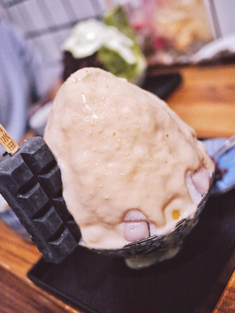 曾经的美食帝国强势回归，建设路要火了！