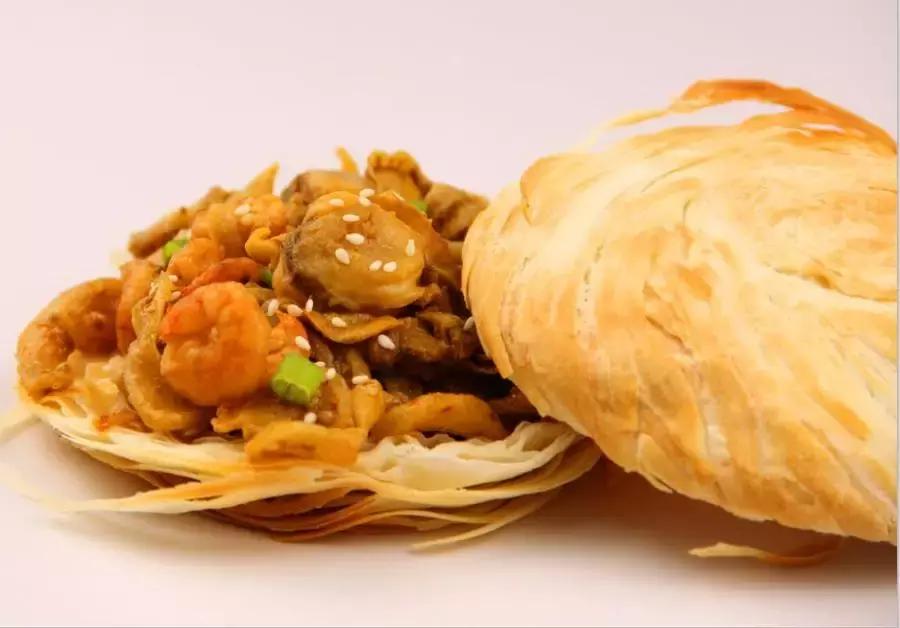 青岛黄岛裤带面,青岛油泼裤带面