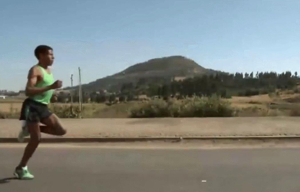 跑步最好穿什么样的跑鞋,跑步新手300以内跑鞋性价比之王