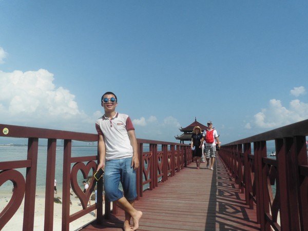 鍥涙湀骞胯タ椋庢櫙,鍥涙湀娴峰崡瀹炴媿