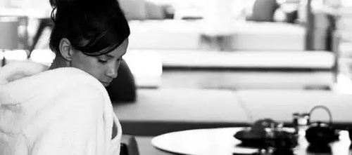 悬崖边别墅建筑,独特的别墅建筑