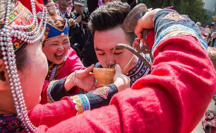 鐣叉棌椋庢儏鎽勫奖,杩愭渤鐣旂殑缇庢櫙