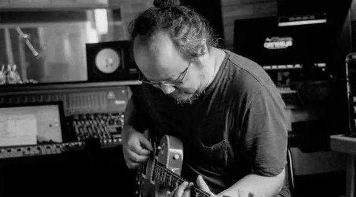 窦唯亮相音乐节,窦唯最近表演现场