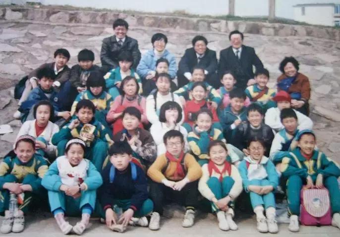 上海小学校服大全,盘点全国各地小学校服