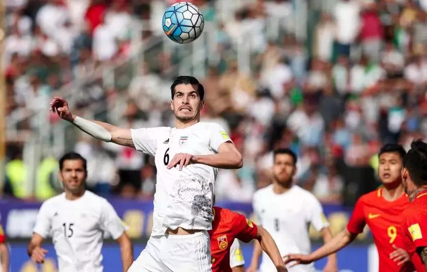 里皮带国足战胜韩国发布会,里皮带队国足比赛高燃