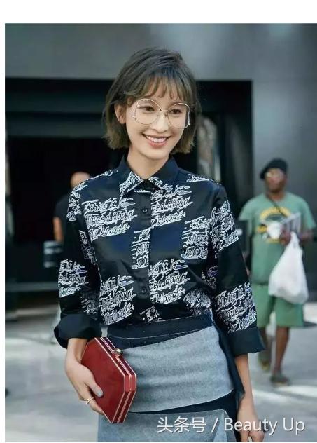 时尚又显年轻的眼镜框子,洋气时尚高颜值显脸小眼镜