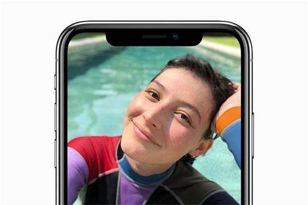 三星中端机型A6采用背面刘海设计,被评:说丑会不会被打?