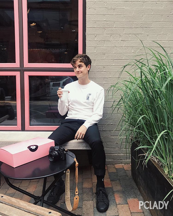 现在这个季节男生怎么穿才很时尚,现在的男生怎么穿才能潮