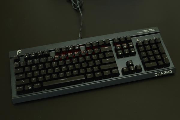 世界杯来了,换个机械键盘边打FIFAONLINA4边等