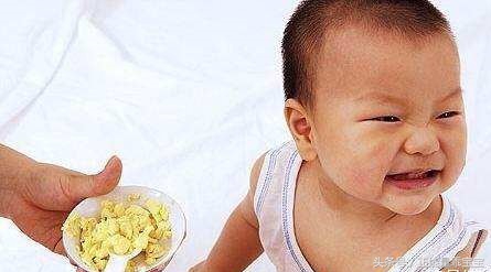 小孩2岁不吃饭该不该喂饭,孩子两岁多不吃饭需要喂饭么