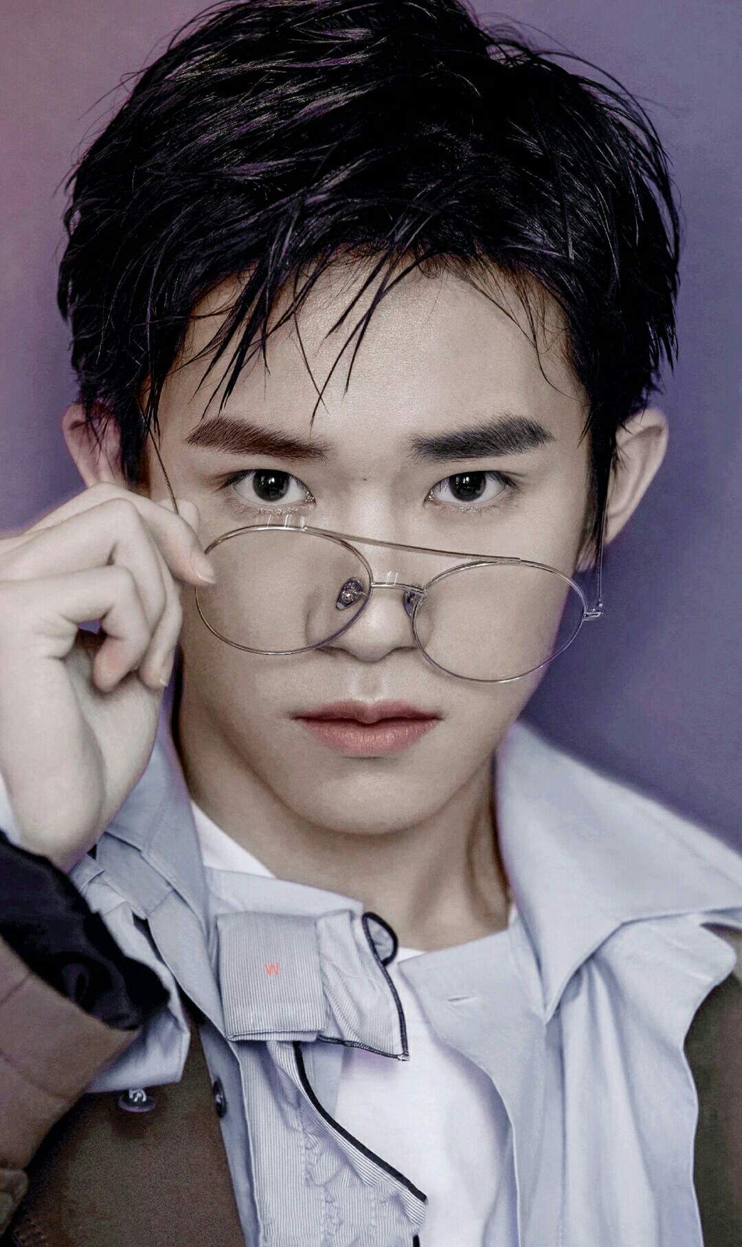 我家男神初长成易烊千玺街拍,易烊千玺年少成名百炼成钢