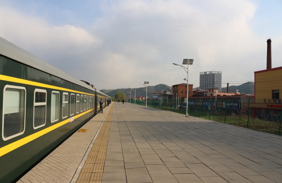 沈丹高铁提速,沈丹线普速列车通过明洞