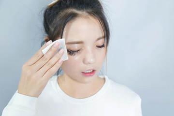 天气闷热头发脸蛋变油腻？这份应对指南请收好