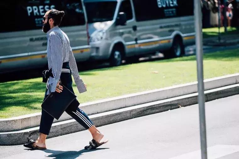 经典的条纹衬衫怎么穿,条纹衬衫适合什么人穿