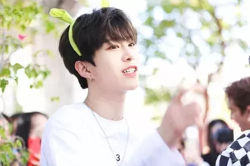 爱豆眼里的星辰大海,爱豆同款星星眼