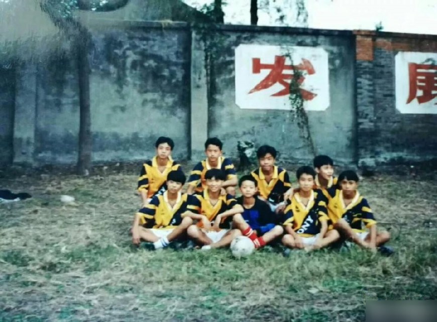 张杰童年相册曝光,张杰年轻时的照片