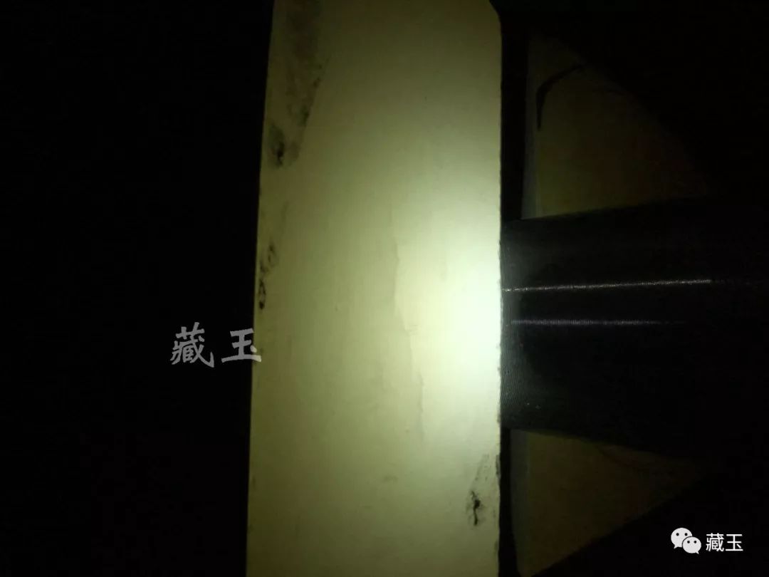 玉镯为什么容易断裂,圆条玉镯容易断