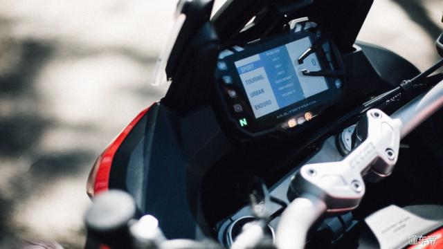 mts1200和1200s的区别,mts1200对比s1000xr