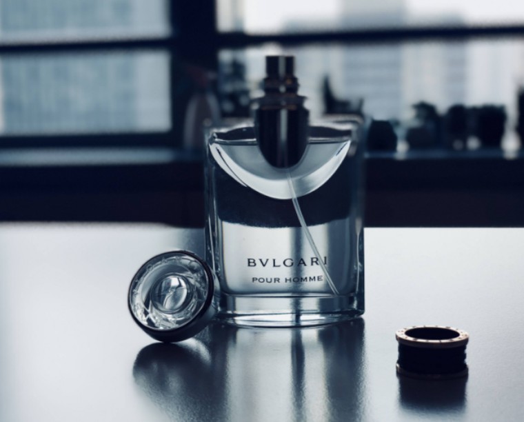 国产男士香水哪款好闻又持久,闻香识男人完整版