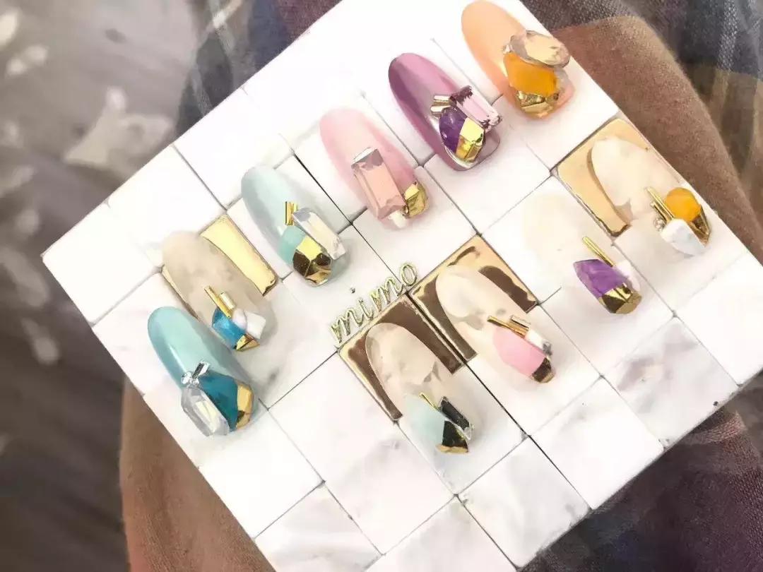 新手就能学会的美甲款式,新手也能学会的美甲款式