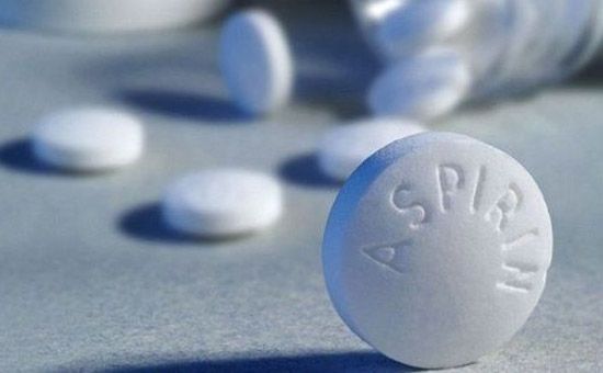 白衣服发黄汗渍怎么洗才能发白,衣服上的汗渍黑点怎么去除最简单