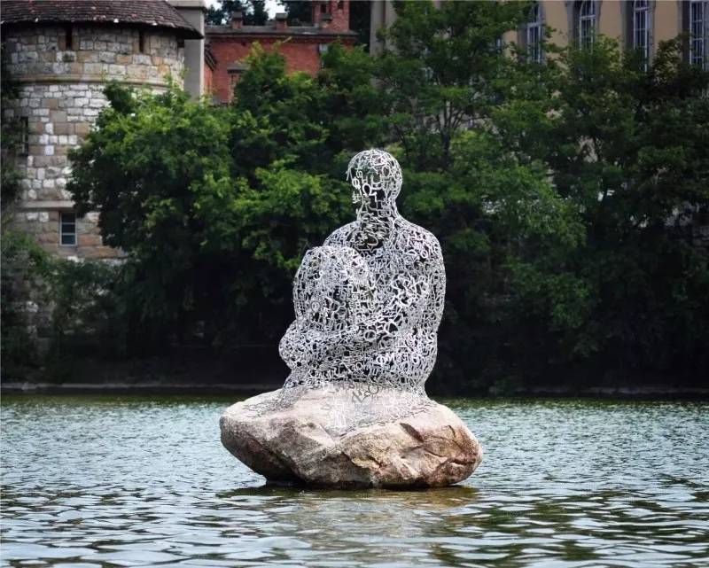 雕塑是一座城市的灵魂,城市雕塑代表着一个城市的灵魂