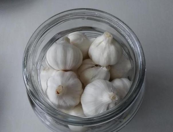 新下来的蒜怎么腌糖蒜好吃,买什么样的蒜腌制糖蒜好
