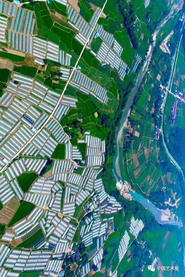 汶川大地震志愿者影集,汶川十年影像