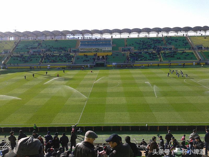 来自“熊”的世界：战斗名族——俄超球场系列