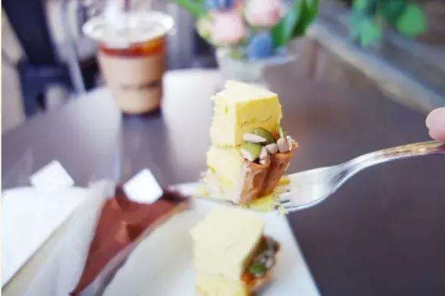 为喜欢自拍的小仙女打造的咖啡店！据说90%的韩国妹子都去打过卡