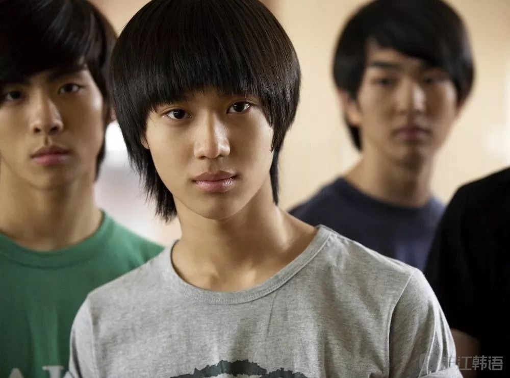 颓废美帅出新高度，你家欧巴也是这么撩的吗？