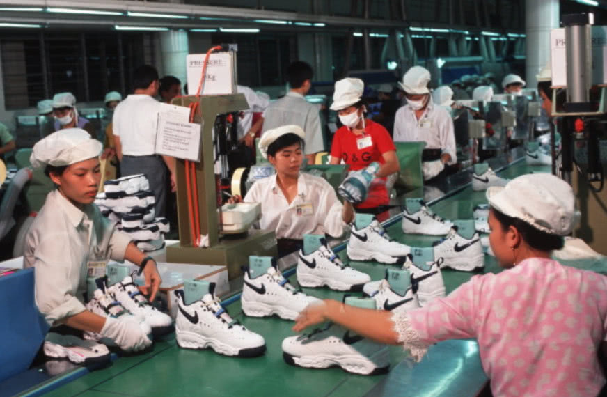 阿迪耐克中国最大鞋厂,耐克生产线产鞋过程